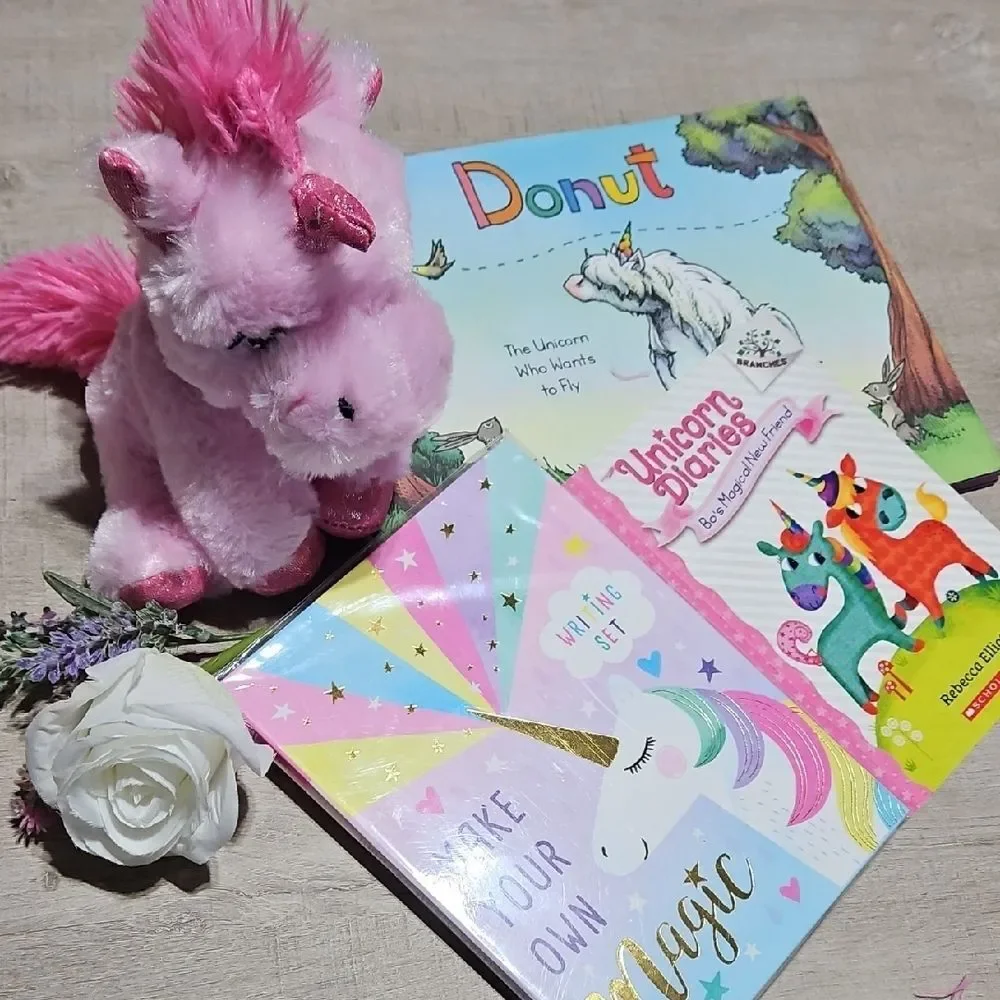 Unicorn Cuddle & Read Bundle - Picture 1 of 15